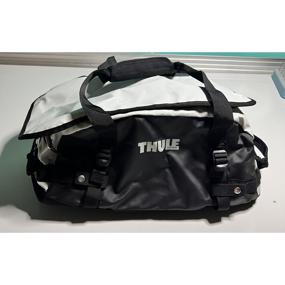 Thule Chasm 27L Duffel Bag Backpack Convertible White Black Travel Gym Weekender